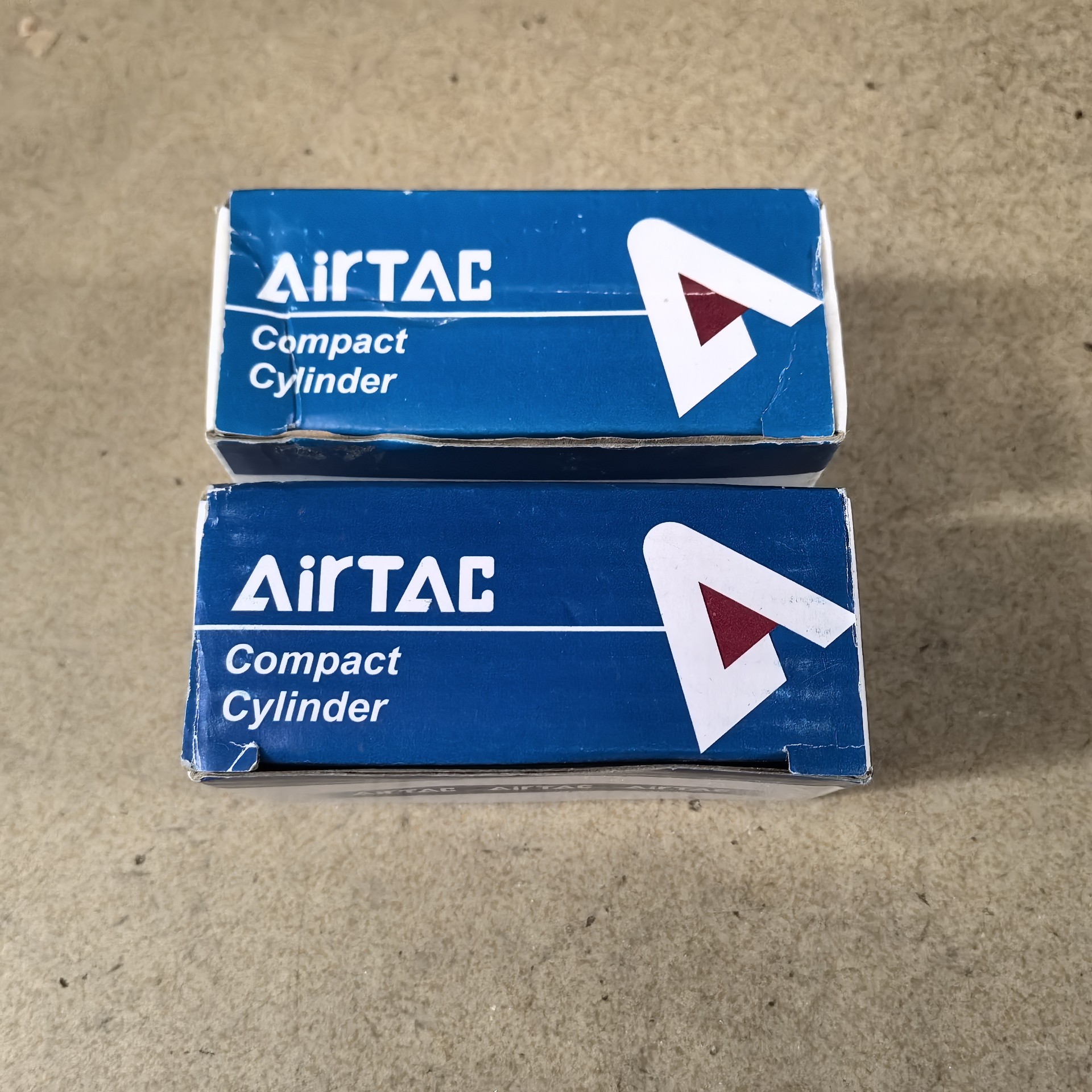 全新亚德客气缸型号SDA16X40S功能包好库存现货2