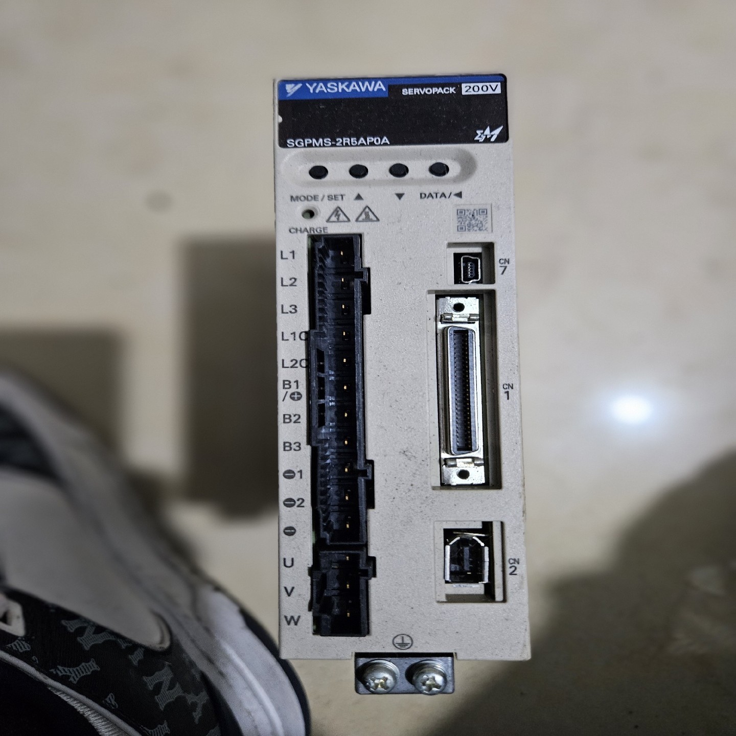 安川SGPMS-2R5APOA450W驱动器