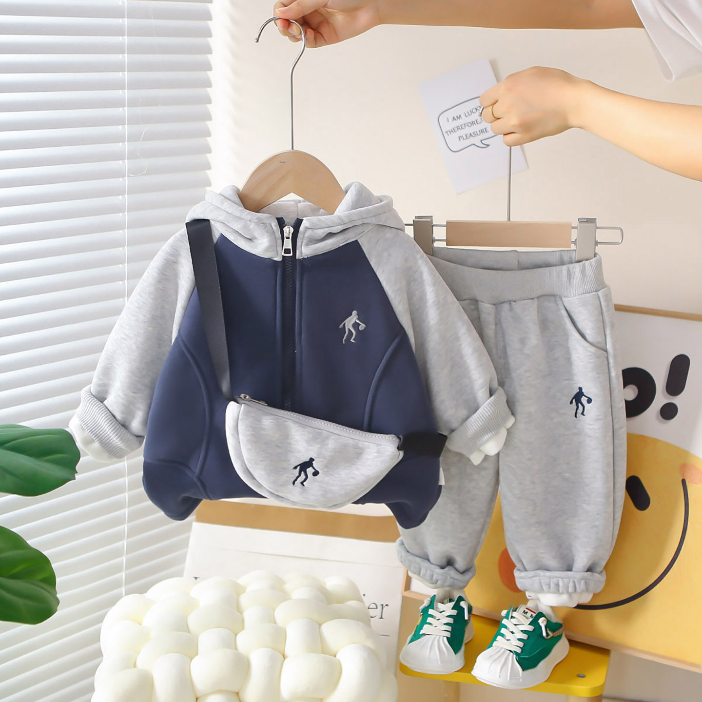 男童套装2025新款秋冬季加绒加厚连帽卫衣两件套宝宝洋气百搭小童