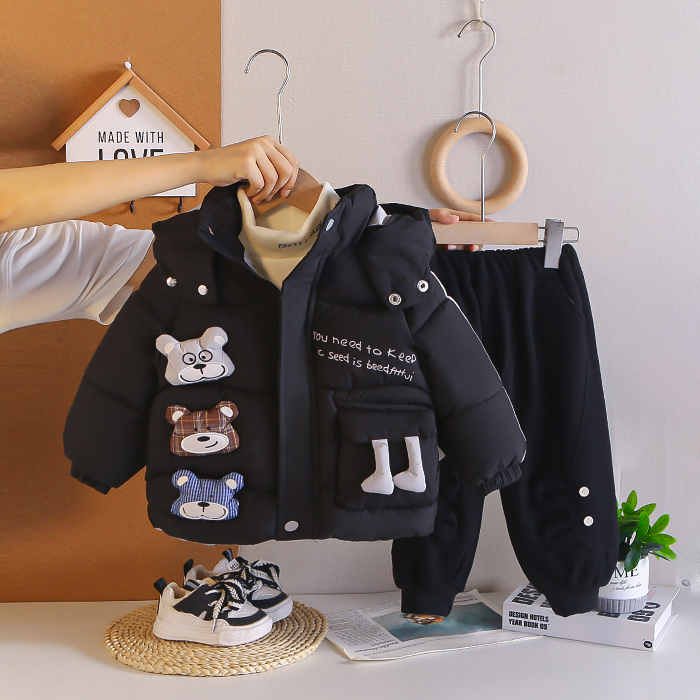 男童小熊连帽加绒加厚棉服三件套