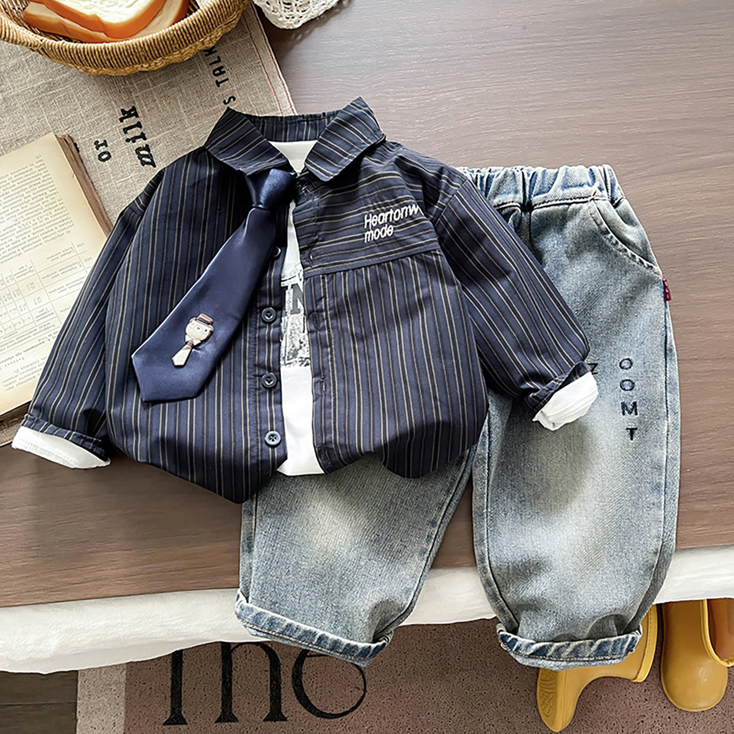 2026新款男童春秋三件套装条纹长袖衬衫领带帅气休闲小少爷潮酷风