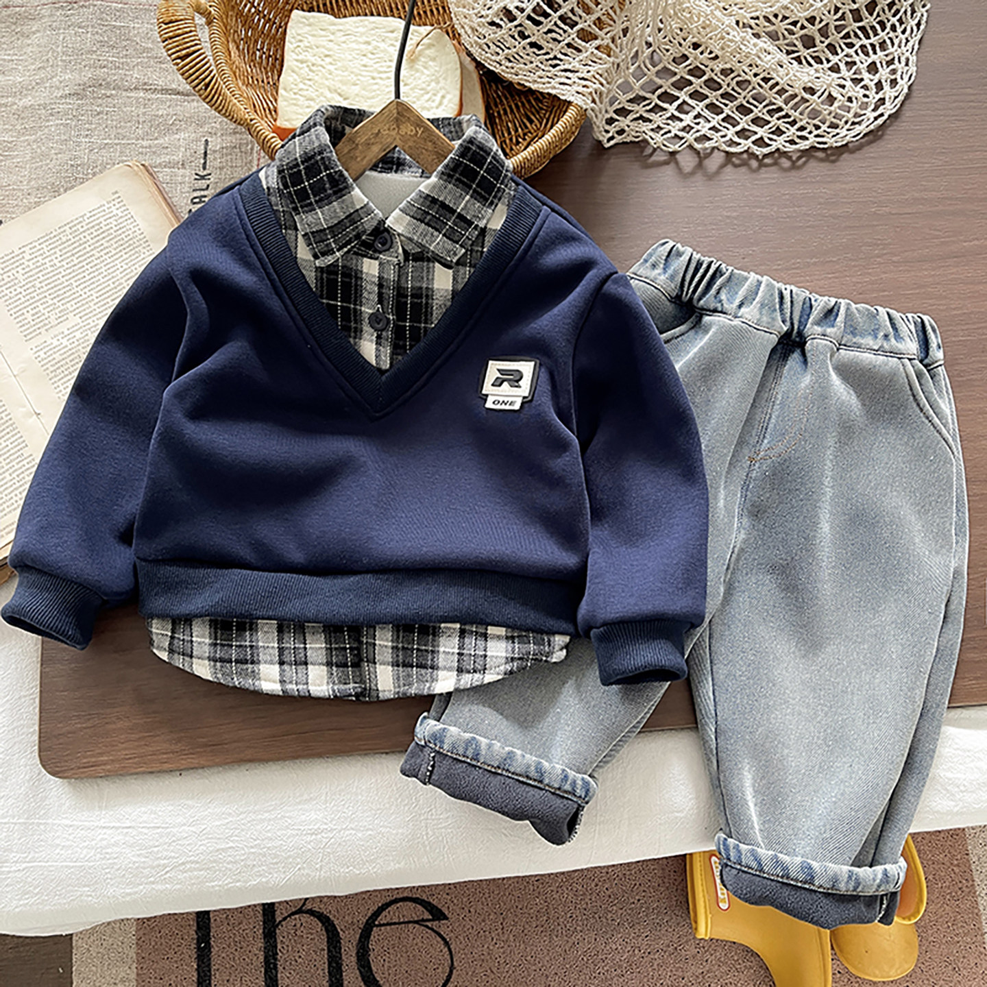 男童套装2025新款秋冬季加绒加厚假两件卫衣两件套小宝宝洋气百搭