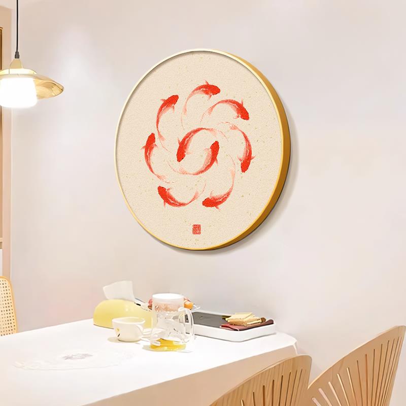 九鱼聚财圆形餐厅装饰画新中式餐边柜挂画2025新款好运锦鲤晶瓷画