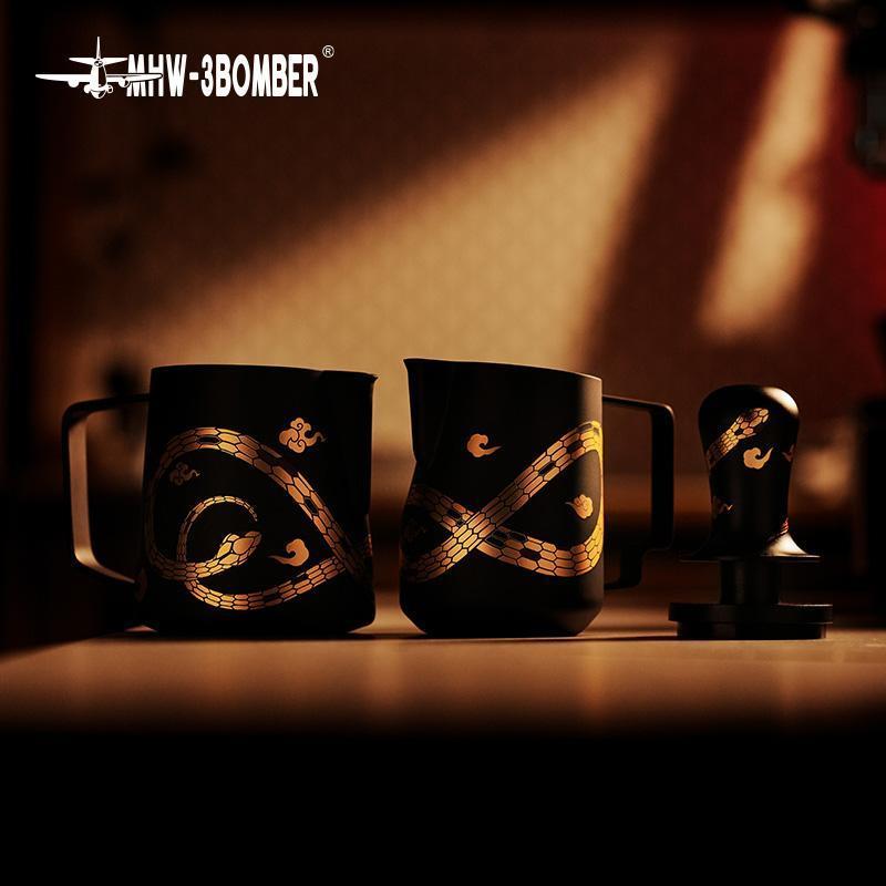 【蛇年限定】MHW-3BOMBER轰炸机拉花缸 打奶缸专业意式咖啡拉花杯