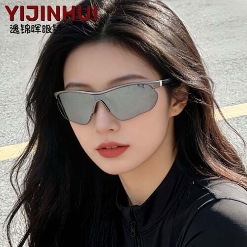 未来科技感骑行眼镜女高级感户外