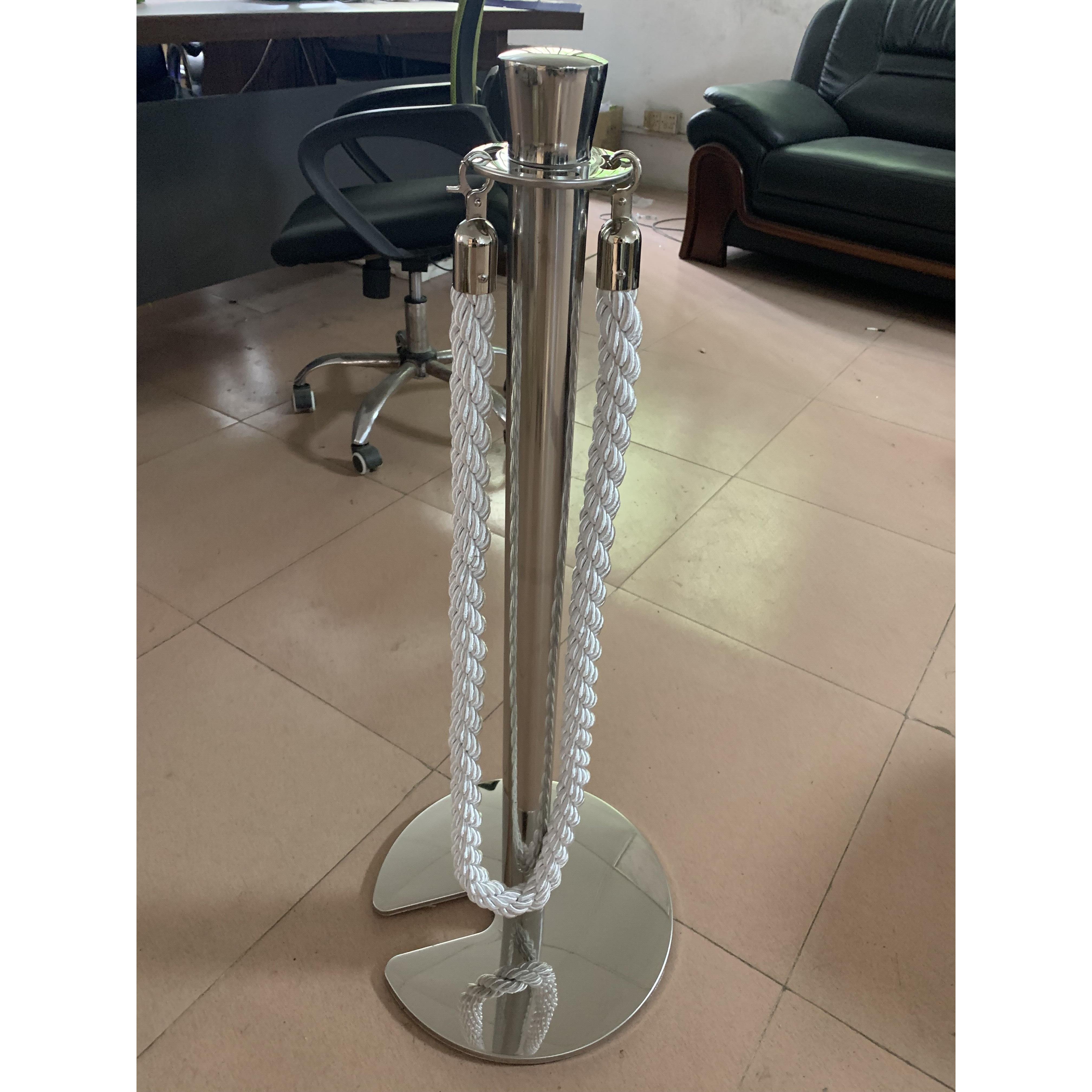 U型底座不锈钢挂绳一米线护栏 栏杆座隔离带 钛金色迎宾礼宾柱