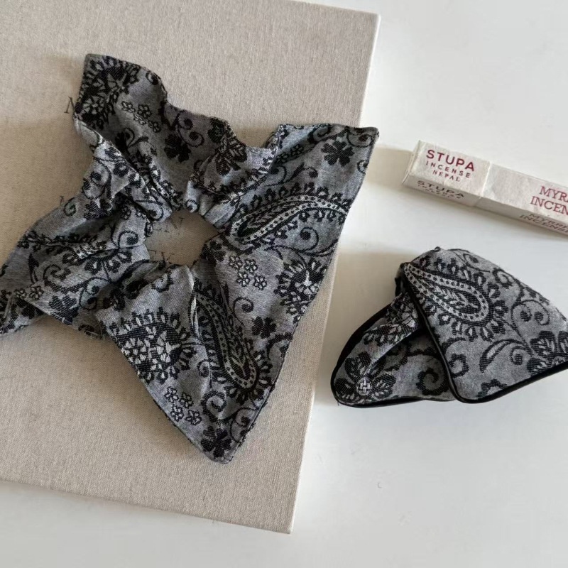 灰色复古花卉方巾大肠发圈女三角抓夹鲨鱼夹高级感布圈复古头饰