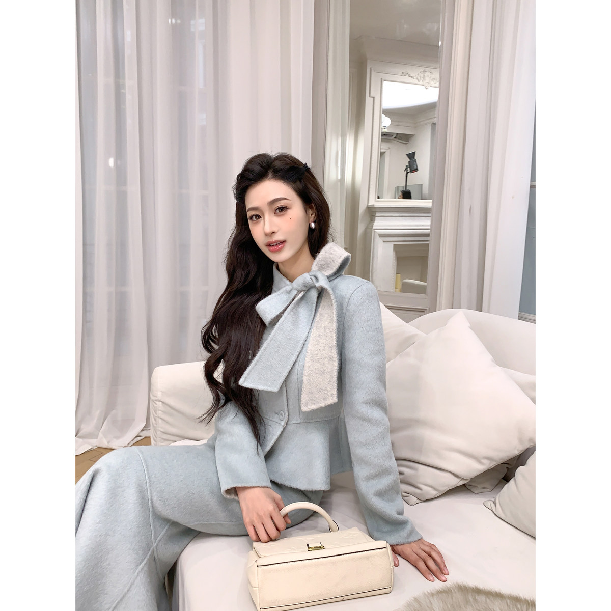 刘智贤【我们的蓝调时光】首尔千金法式系带领结西装毛呢套装套裙