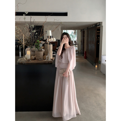 刘智贤【秀莲欧尼】设计感斗篷插肩袖连衣裙清冷气质腰封长裙女夏