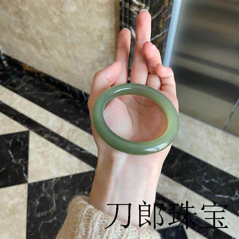新疆和田玉色晴水手镯湖水绿圆条青白玉茶色纯天然少女阿富汗玉镯