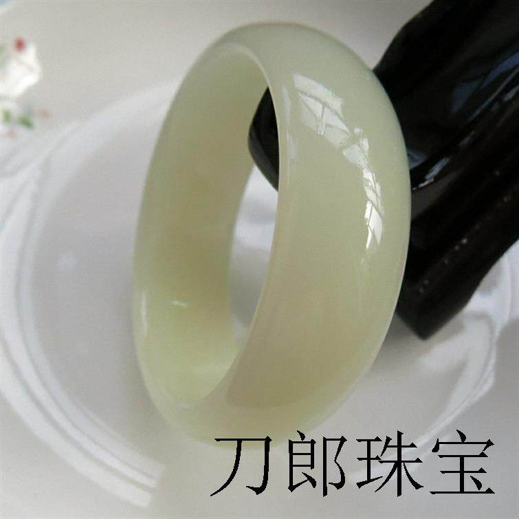 精品新疆和田玉手镯昆仑白玉镯子羊脂级青白玉手镯高级时尚百搭款
