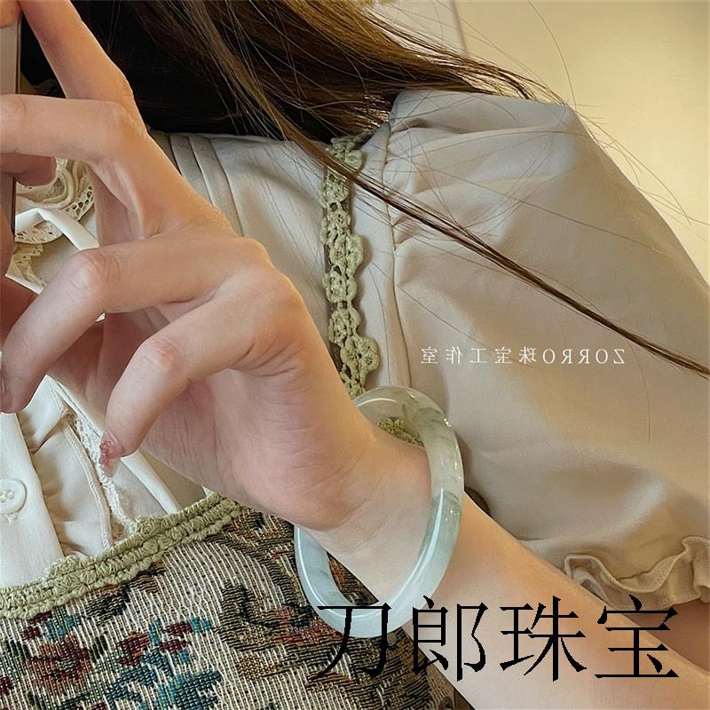 天山翠手镯新疆冰种翡翠飘花美人圆条女玉镯宝古风国风新中式简约