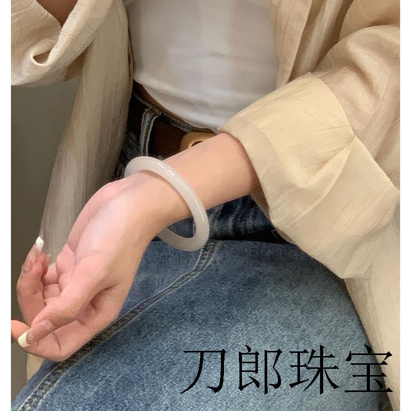 天山翠手镯新疆冰种飘花正阳绿女款美人条手镯百搭款圆条玉石镯子