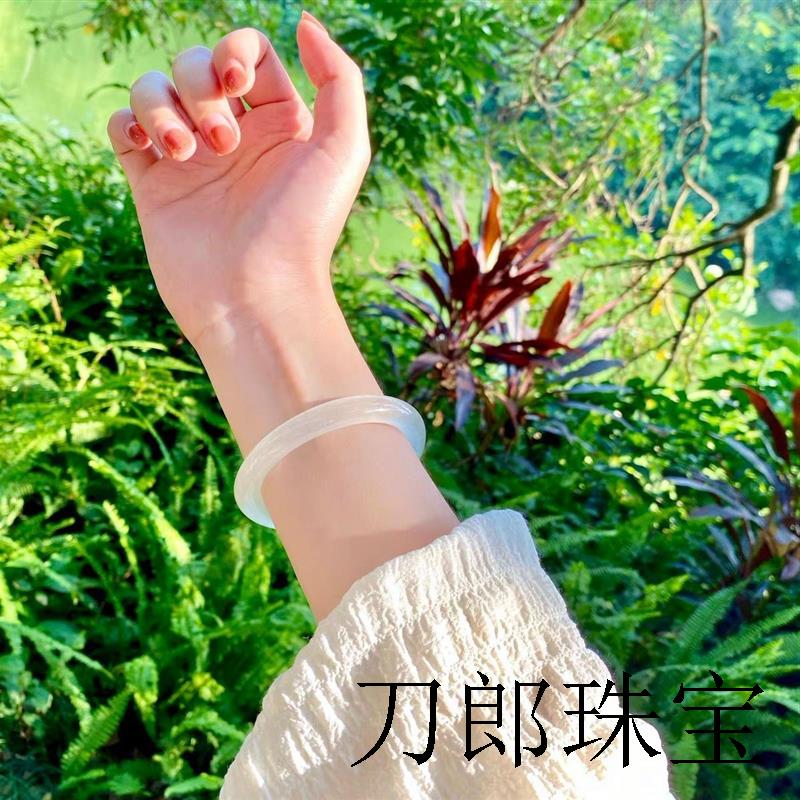 高端白月光玛瑙玉手镯女款蚕丝玉石冰种少女古风贵妃玉髓镯子翡翠