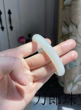 和田玉手镯女款胖圆条新疆羊脂白玉金丝玉镯子美人条礼物女饰精品