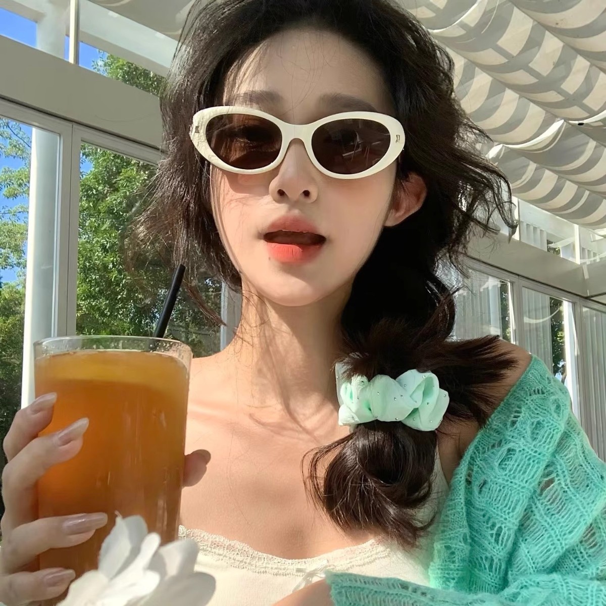 椰椰镜椭圆白色框墨镜女款潮高级感街拍海边防紫外线太阳眼镜