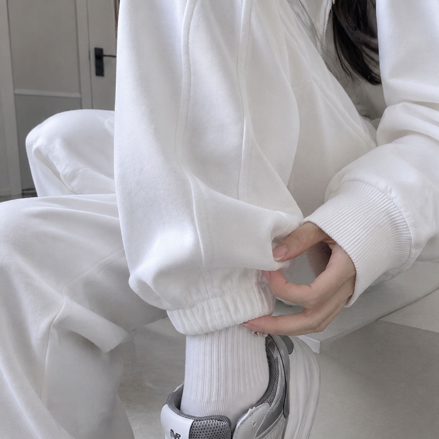 白色运动裤女裤子秋季2026新款小个子束脚卫裤宽松休闲萝卜哈伦裤