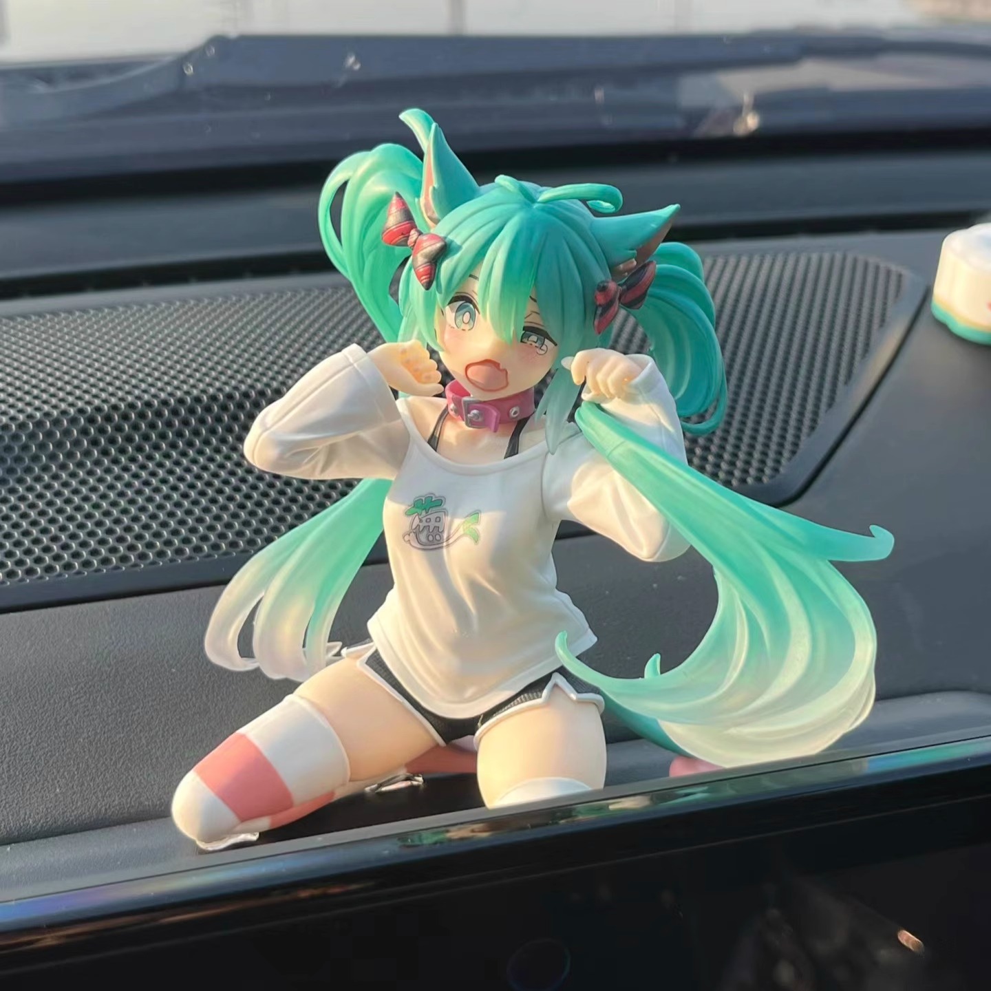 初音未来汽车摆件车载中控台二次元动漫手办车内桌面可爱汽车礼物