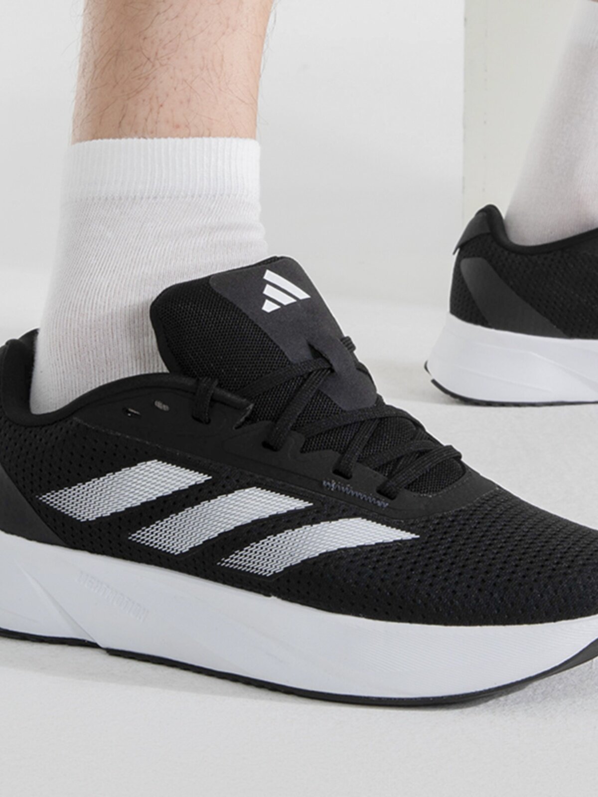 Adidas阿迪达斯男鞋秋季新款运动休闲鞋缓震透气跑步鞋ID9849