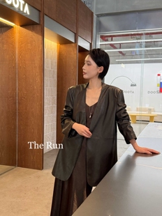 外套 西装 宽松显瘦皮衣简约V领PU外套中长款 26时尚