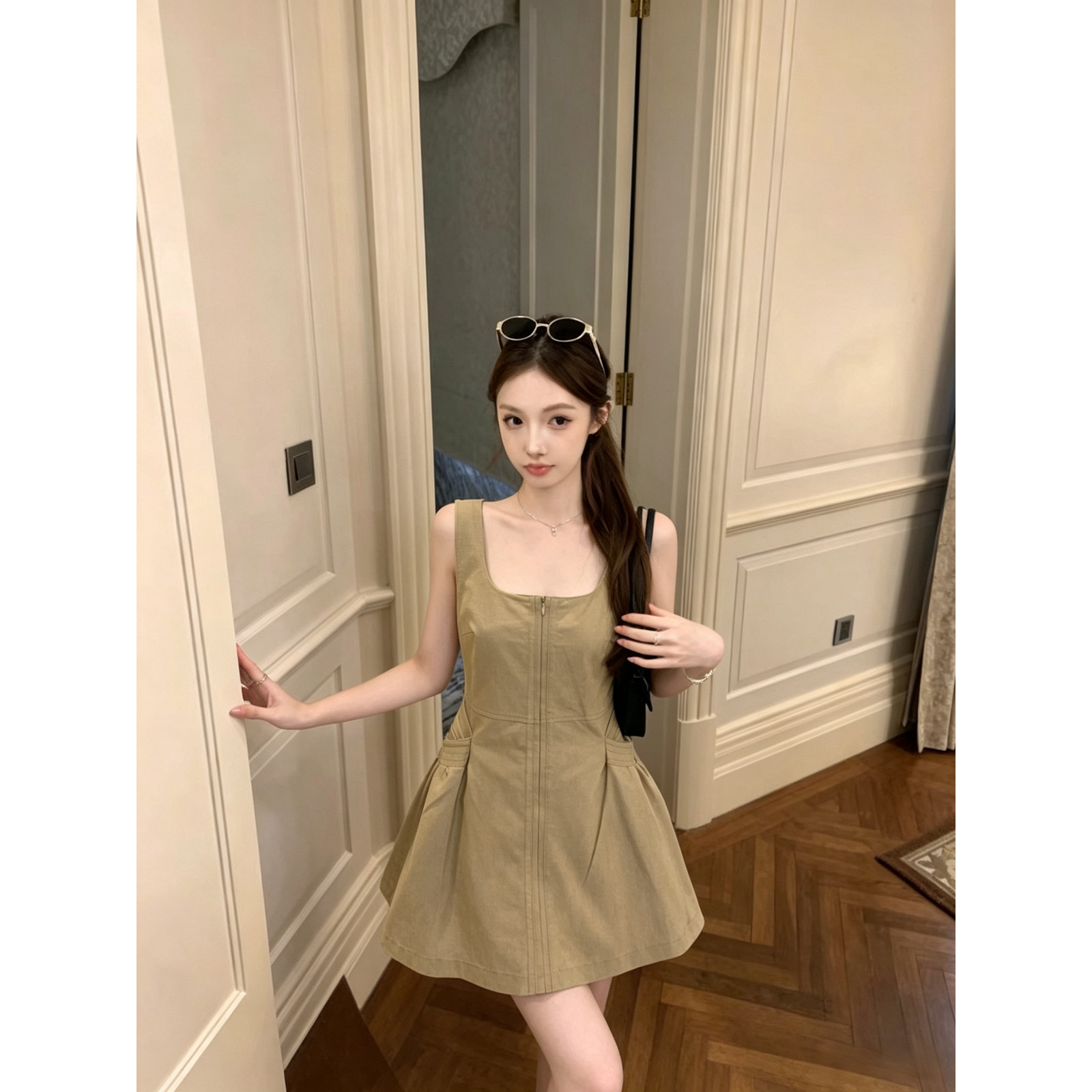 夏季简约时尚气质修身背心吊带裙女+口袋收腰短裤两件套套装30311