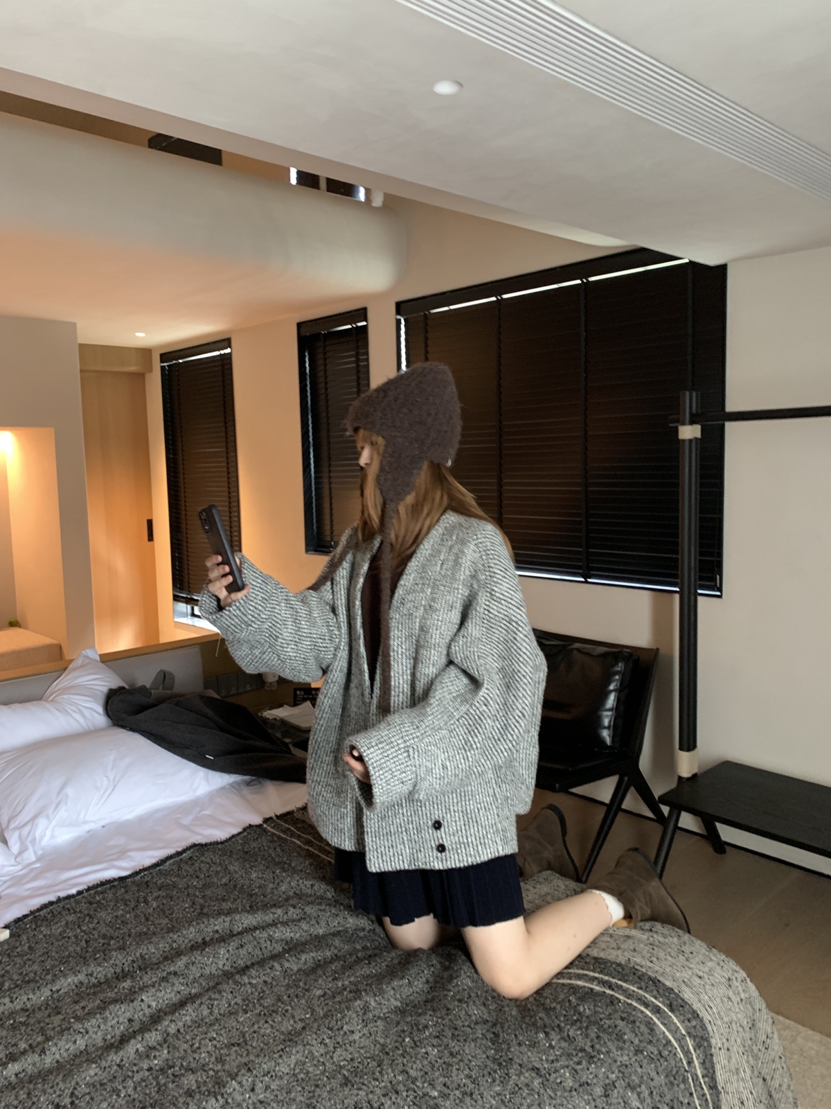 秋冬款轻奢通勤风V领廓形设计款羊毛呢连肩袖大衣41.4%羊毛2680