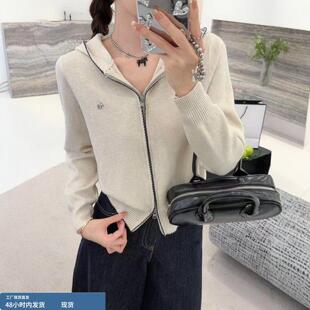 春装女款2026新款漂亮拉链连帽毛衣开衫外套女短款小个子针织上衣