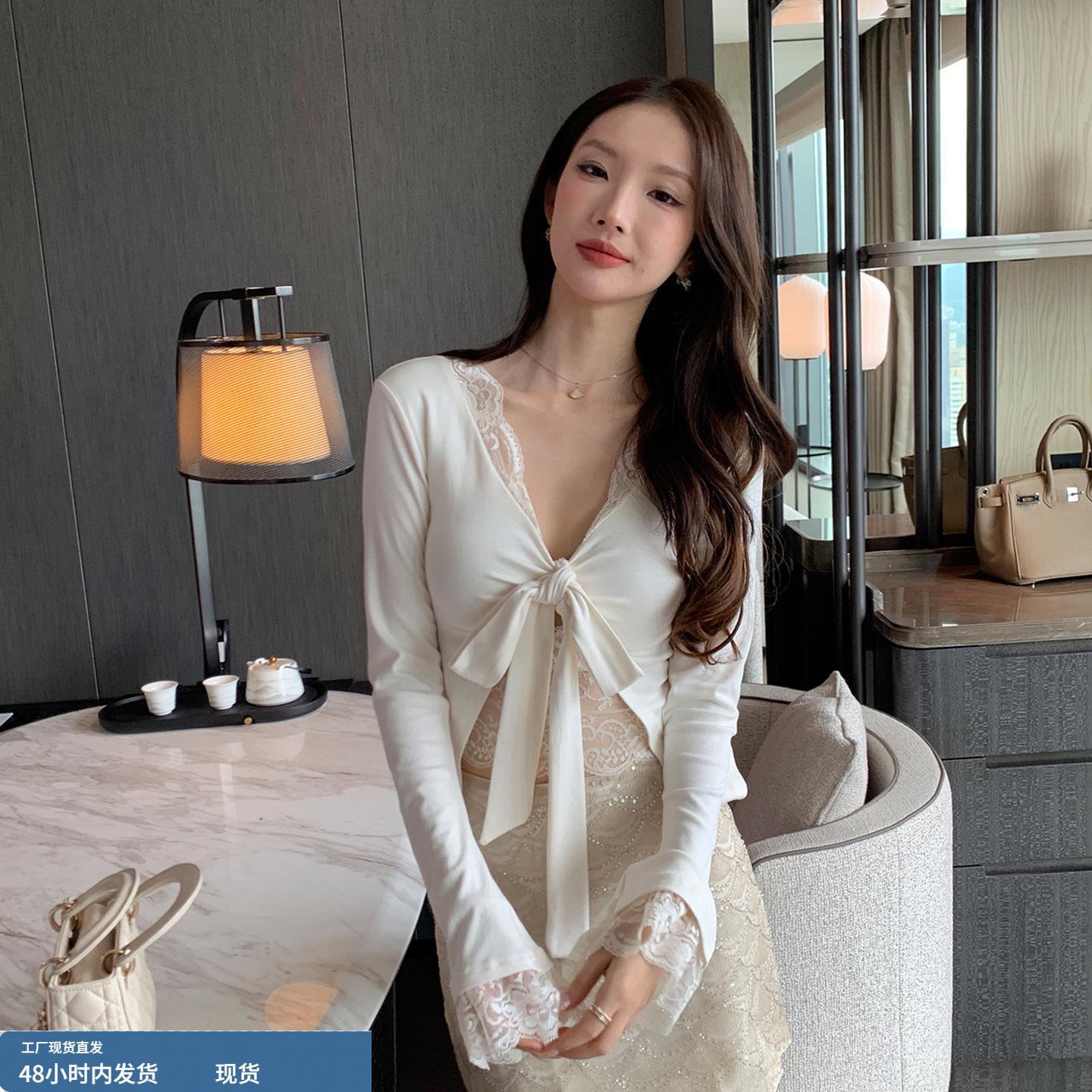 纯欲V领绑带长袖t恤女设计感带胸垫蕾丝拼接打底衫巨好看单穿上衣