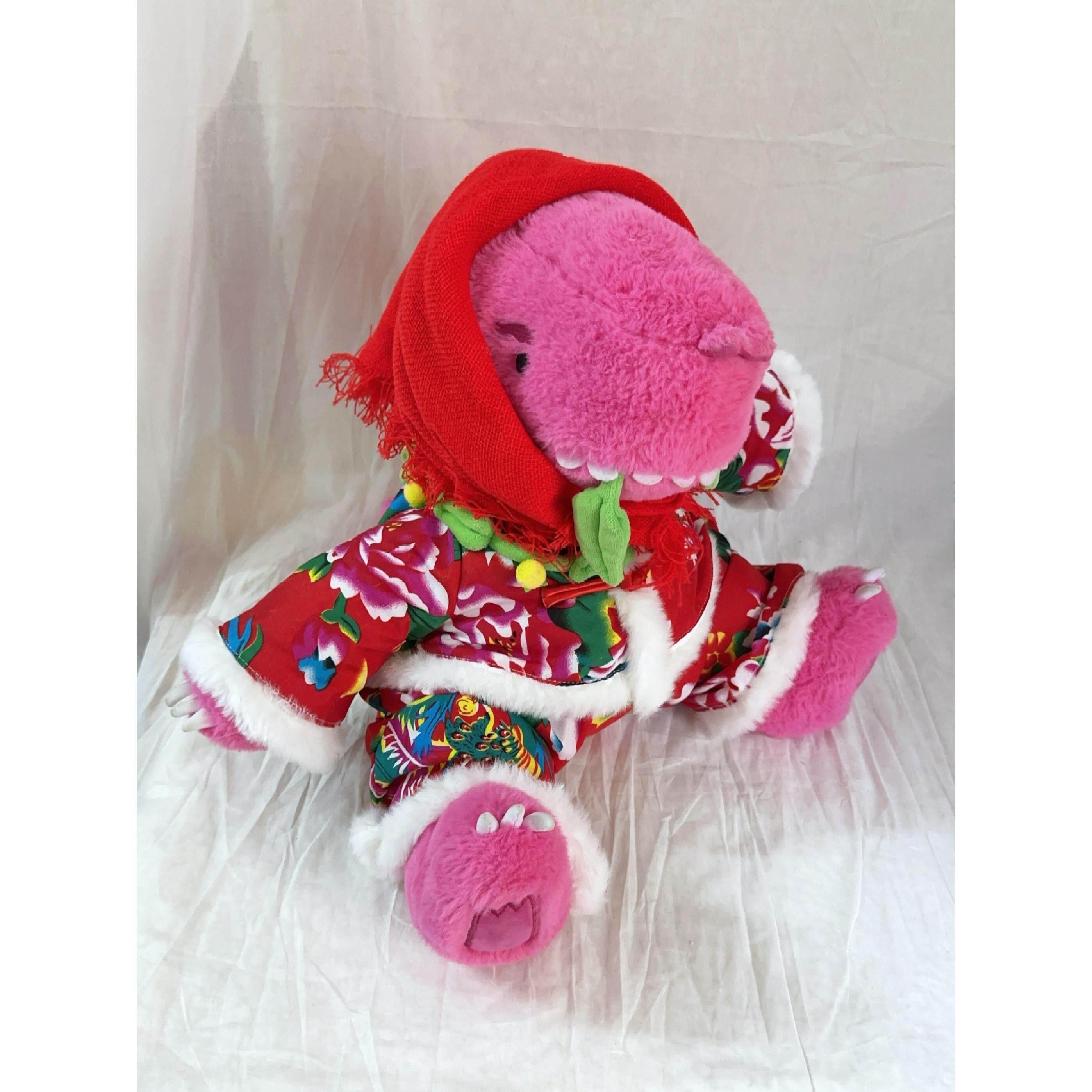 「东北往事」素龙玩偶娃衣 可爱卡通粉龙公仔东北棉袄衣服