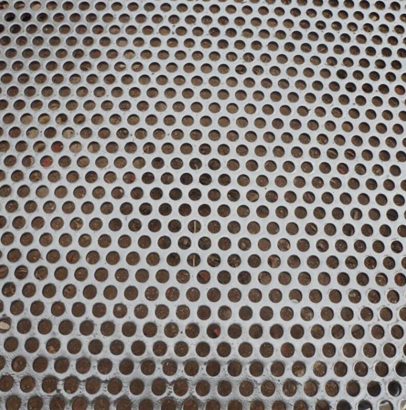 龟甲网五金塑胶板材金属材质丝网接受金属圆孔冲孔网