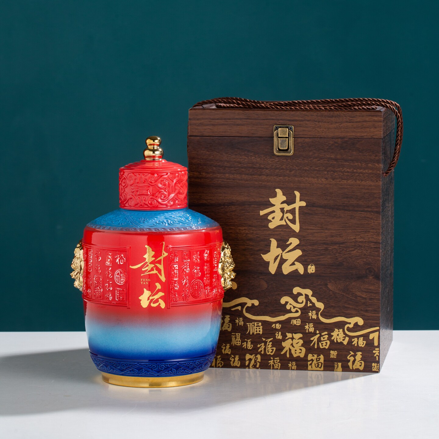 景德镇陶瓷酒坛红蓝渐变色仿古工艺密封酒瓶木盒装酒瓶五斤装空瓶