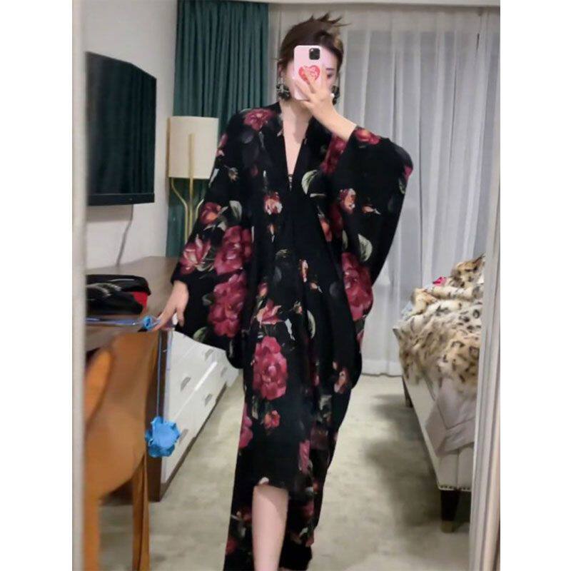 夏季法式轻奢御姐V领印花