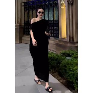 法式冷淡风高级感赫本风长裙大码胖mm黑色一字肩露肩连衣裙子女夏