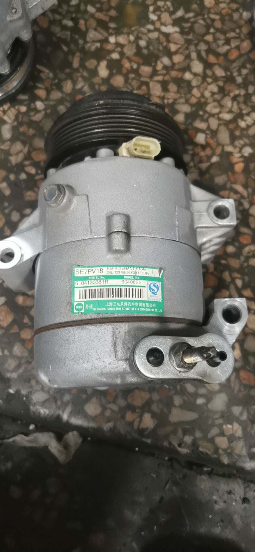 别克荣御荣誉老君越2.4 3.0gl8陆尊君威汽车空调压缩机拆车件