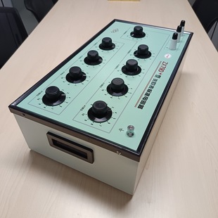 兆欧表标准电阻箱 型号:ZO01--ZX79D+ 库号：M410650