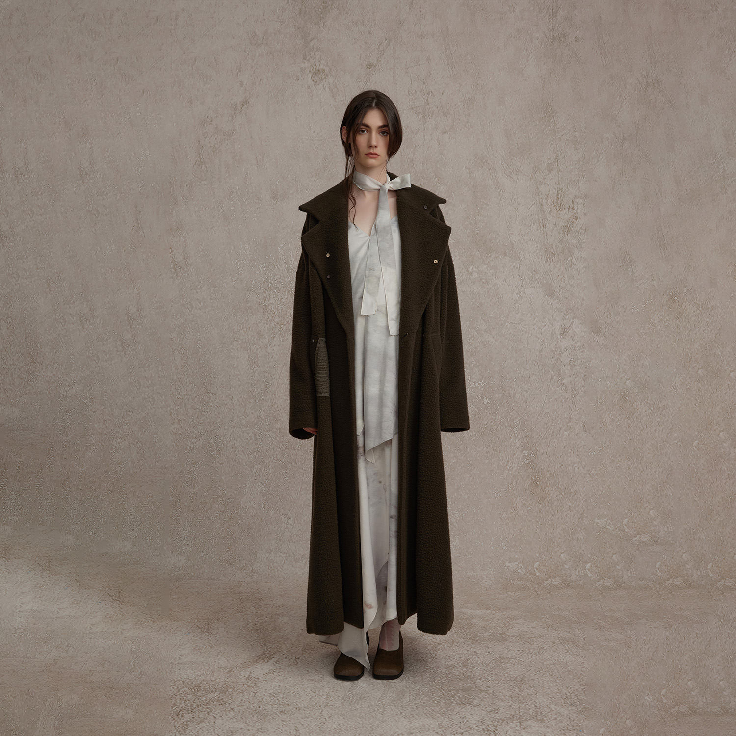 Elywood深橄榄绿多纽扣毛绒大衣