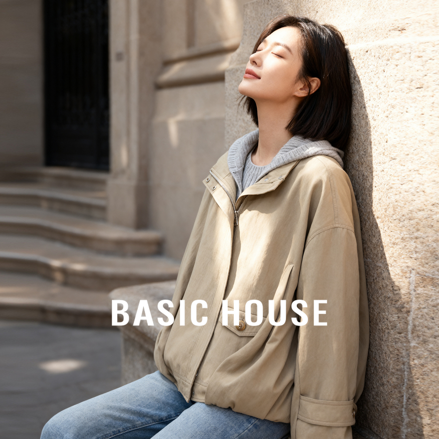 Basic House/百家好简约翻领夹克秋冬新款工装风口袋点缀短外套女