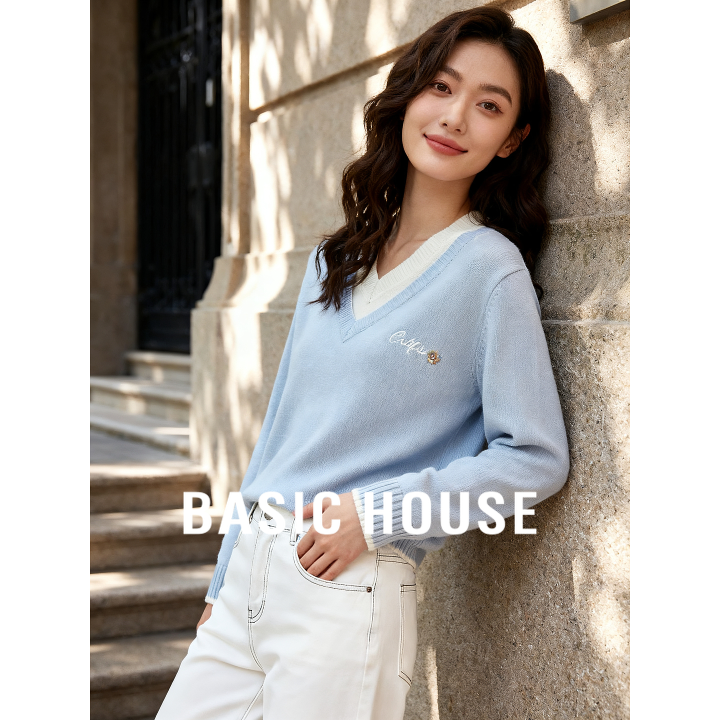 Basic House/百家好撞色V领针织衫2025秋季假两件设计感刺绣上衣