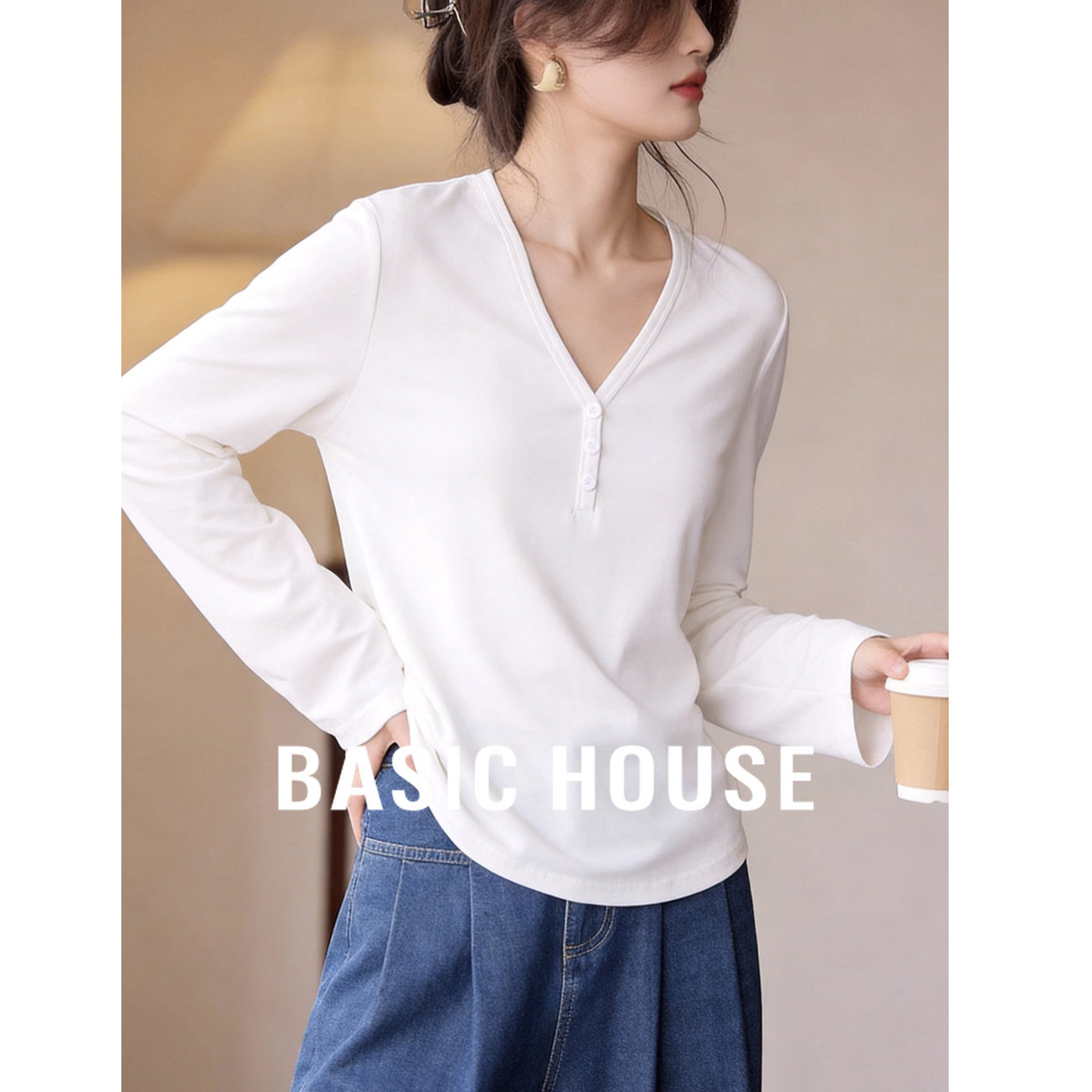 Basic House/百家好V领长袖T恤女春新款纽扣设计感内搭显瘦打底衫
