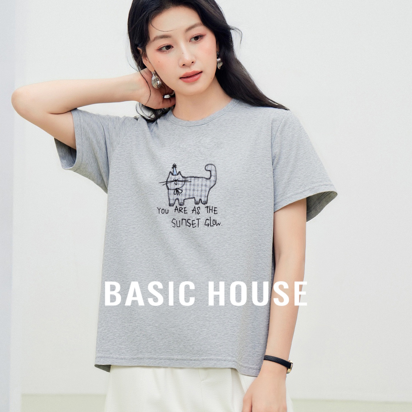 Basic House/百家好圆领短袖T恤萌趣猫咪印花夏季新款休闲T恤女