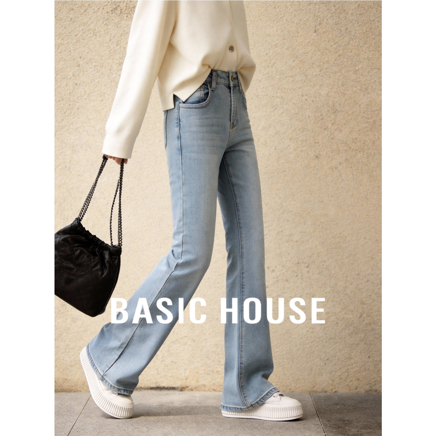 Basic House/百家好高腰浅蓝色显瘦微喇裤女春新款百搭休闲牛仔裤