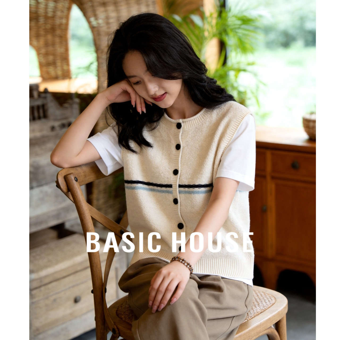 百家好米白条纹针织马甲女春季复古学院风圆领单排扣叠穿无袖背心