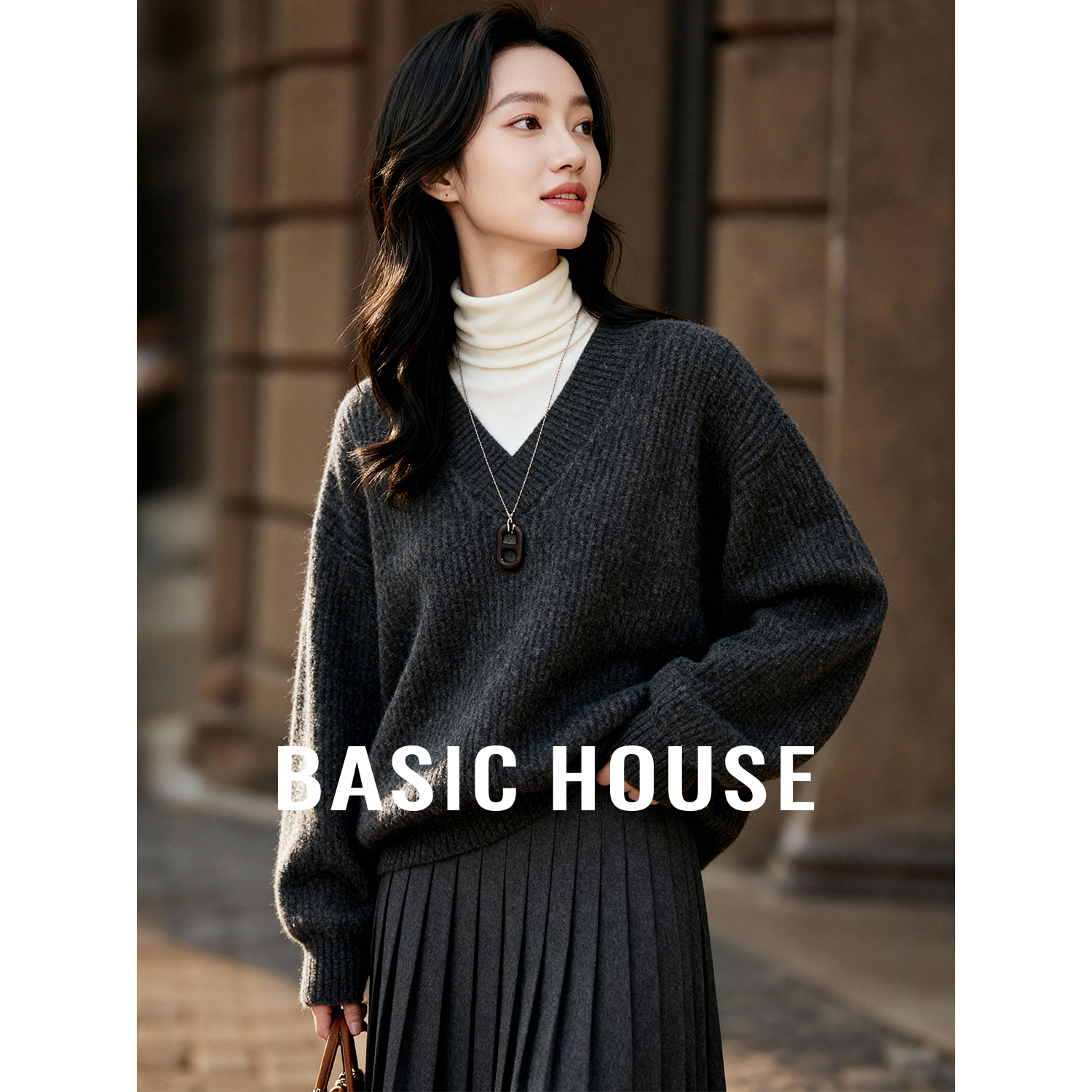 Basic House/百家好100%绵羊毛秋冬女V领纯色针织套头慵懒风毛衣