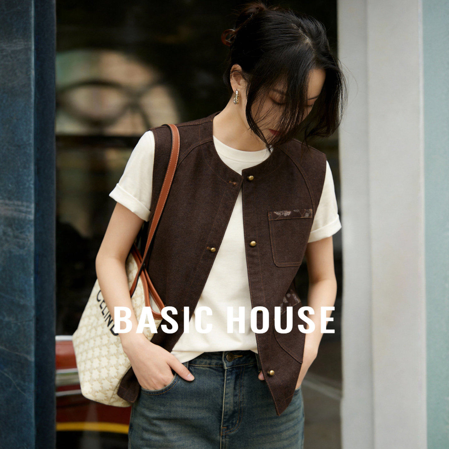 百家好复古深咖碎花拼接牛仔马甲春季新款宽松无袖叠穿外搭背心女