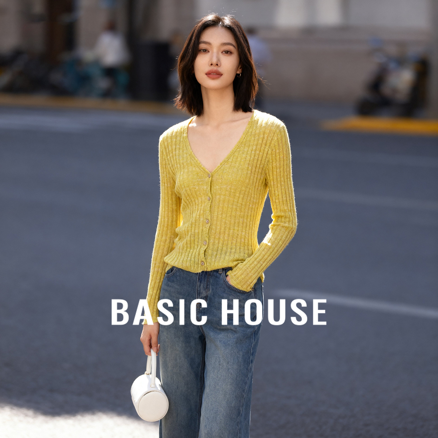 Basic House/百家好纯色大v领针织衫夏季新款时尚简约修身针织衫