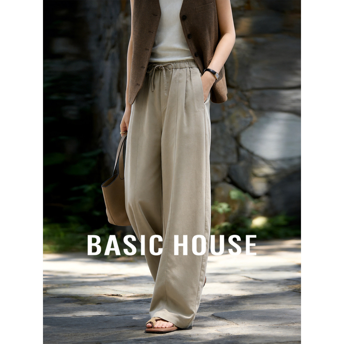 Basic House/百家好新款天丝阔腿休闲裤2026夏季卡其色抽绳弯刀裤