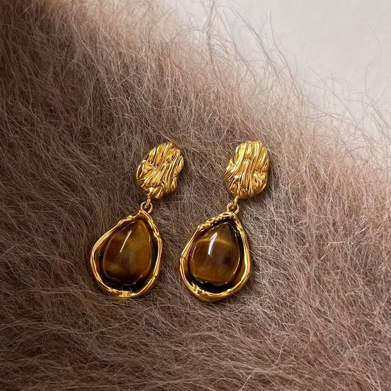 时尚百搭铜合金精品耳环