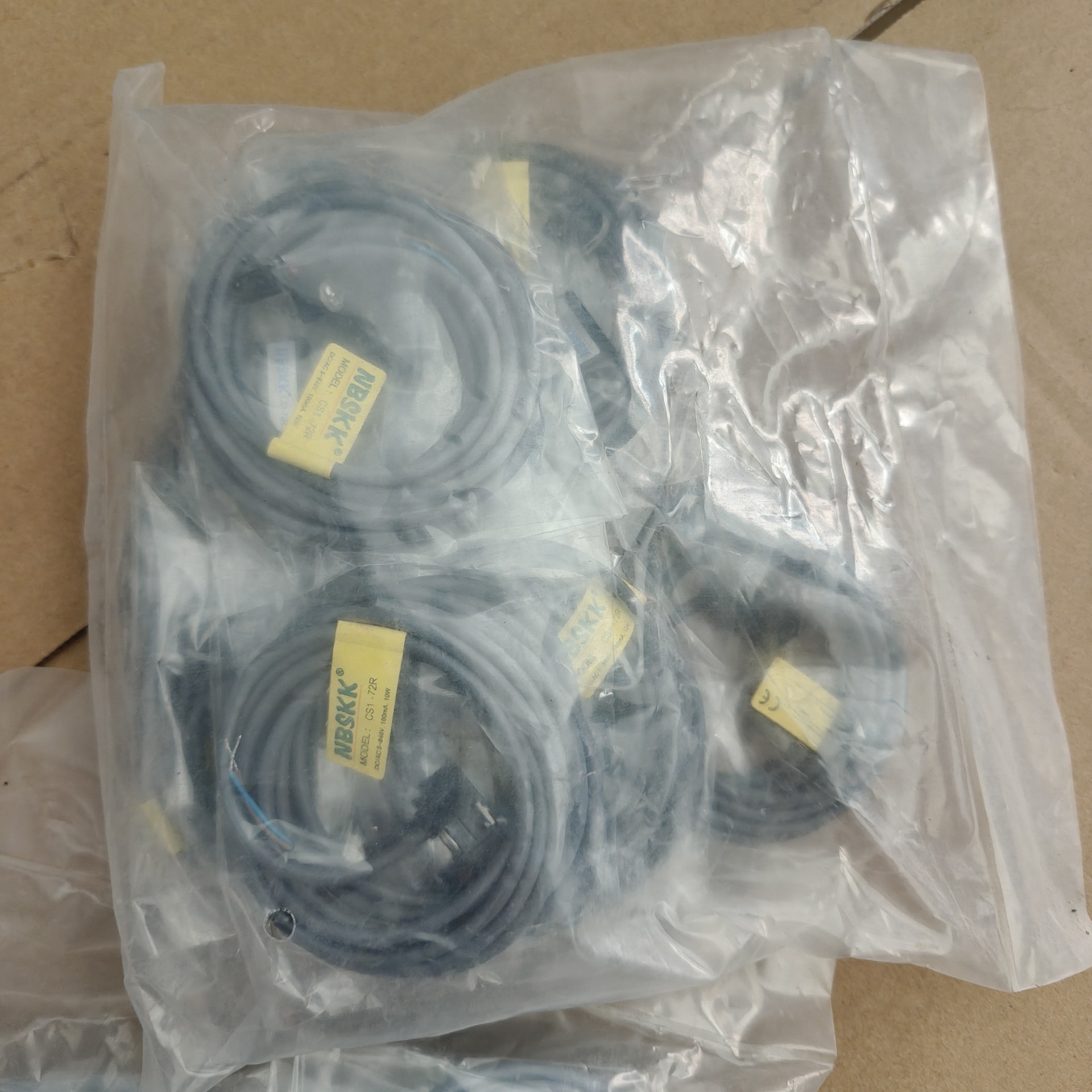 议价议价NBSKK感应线磁性开关CS1-72R-2M一包10个有