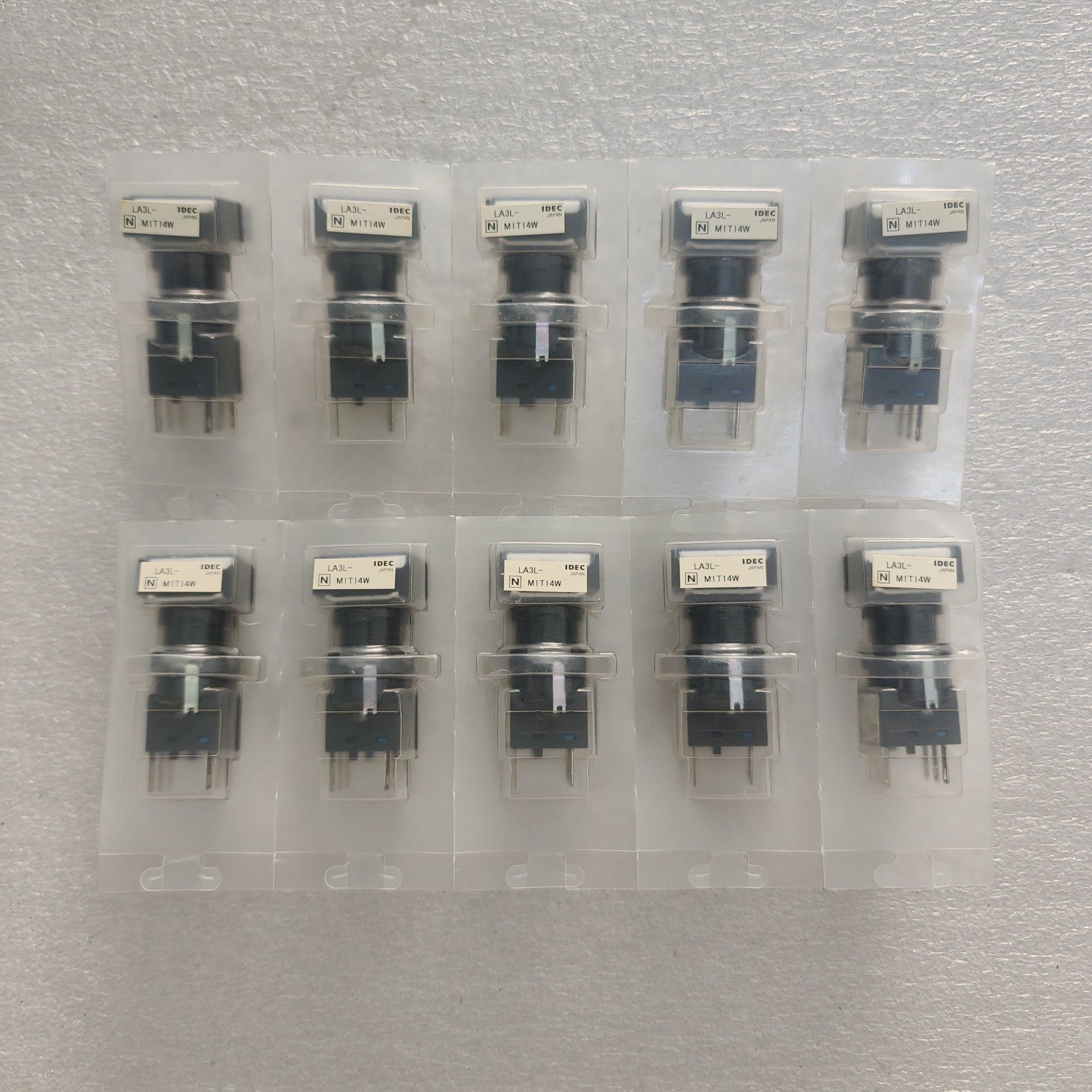 议价议价IDEC和泉白色按钮开关LA3L-M1T14W