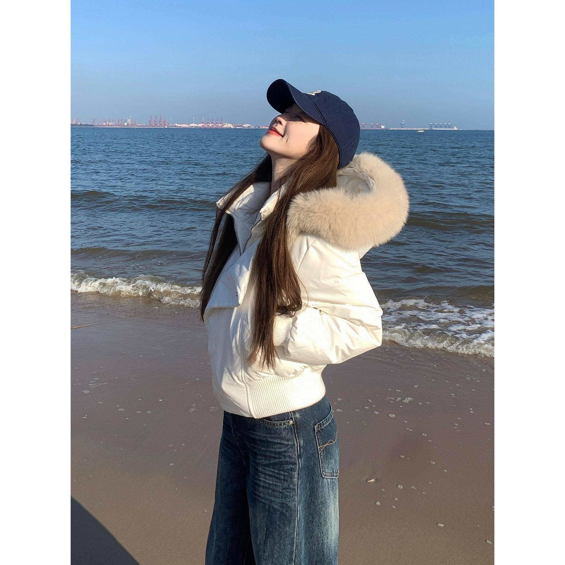 白色羽绒服2025新款女冬小个子短款连帽大毛领加厚保暖棉服外套潮